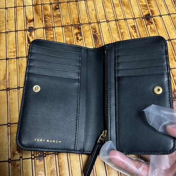 Tory Burch Willa Wallet - Picture 7 of 15